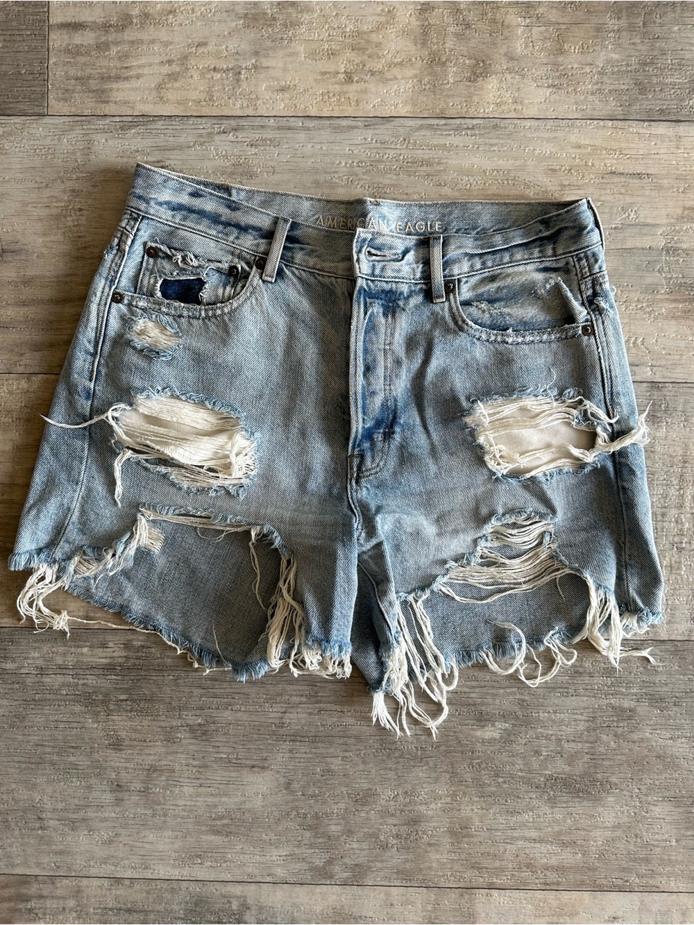 American Eagle 90s Boyfriend Short Distressed Denim Sz 8
